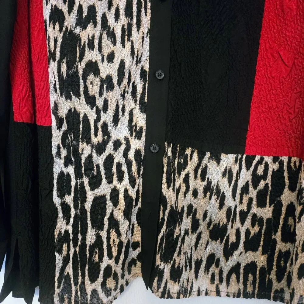 Chico's‎ bold tunic blouse top with textured panels NWOT Size 2/L - Picture 2 of 5
